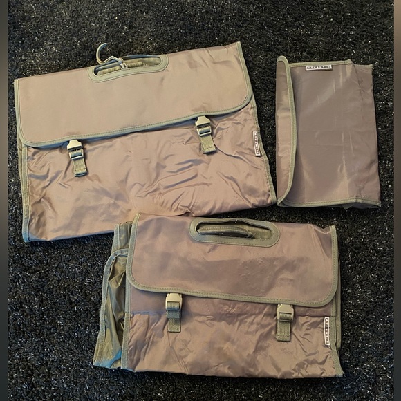 Atlantic Garment Bags (2) with matching Accessory Bag - Picture 3 of 3